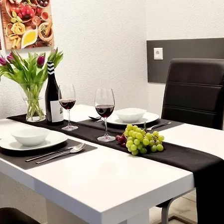 New Modern Selfcheckin Publicfreeparking Highspeed Wifi Kingsizebed * Baden-Baden