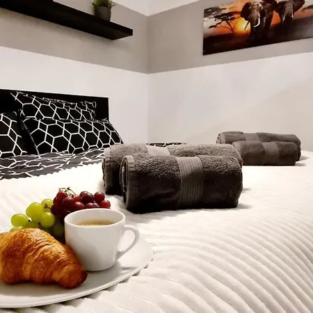 New Modern Selfcheckin Publicfreeparking Highspeed Wifi Kingsizebed