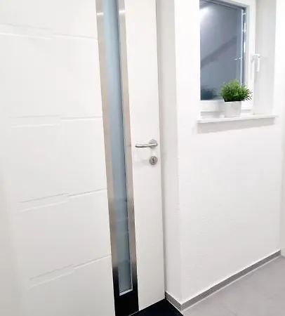 New Modern Selfcheckin Publicfreeparking Highspeed Wifi Kingsizebed *