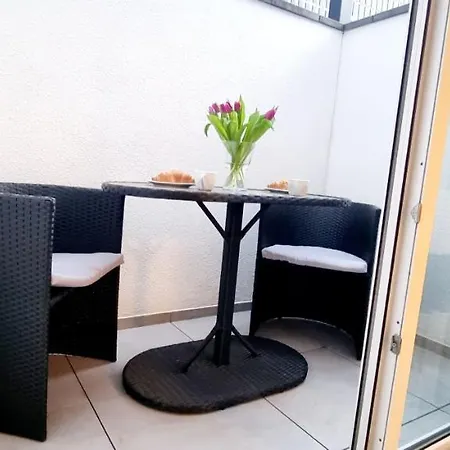 New Modern Selfcheckin Publicfreeparking Highspeed Wifi Kingsizebed Appartement
