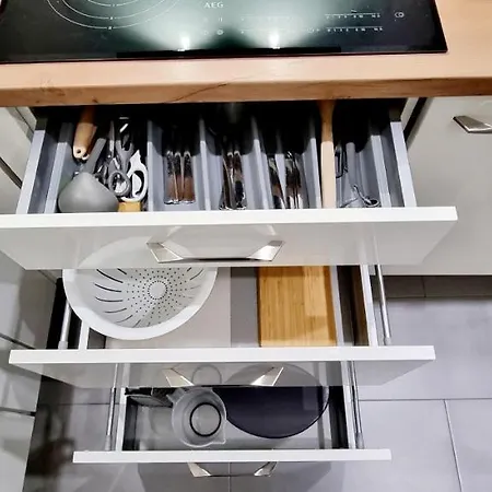 New Modern Selfcheckin Publicfreeparking Highspeed Wifi Kingsizebed * באדן-באדן