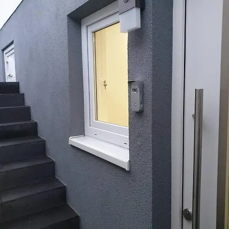 New Modern Selfcheckin Publicfreeparking Highspeed Wifi Kingsizebed Baden-Baden