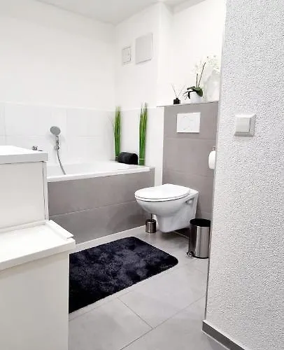 New Modern Selfcheckin Publicfreeparking Highspeed Wifi Kingsizebed Apartman