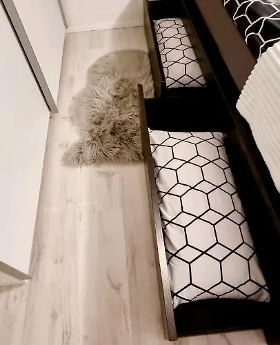 New Modern Selfcheckin Publicfreeparking Highspeed Wifi Kingsizebed Apartman *