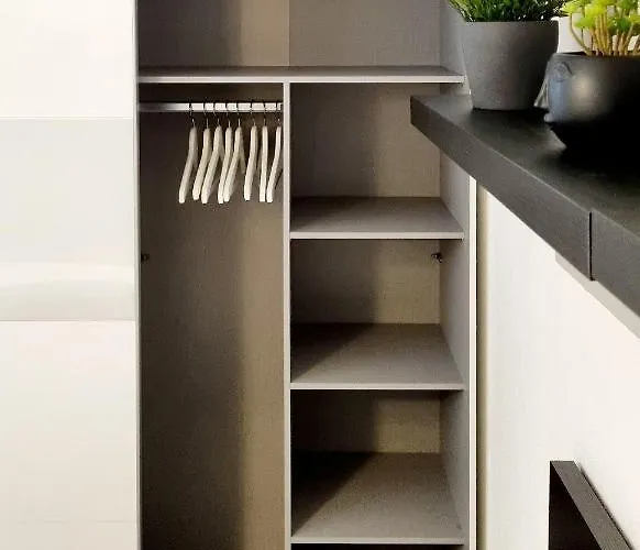 New Modern Selfcheckin Publicfreeparking Highspeed Wifi Kingsizebed Apartman