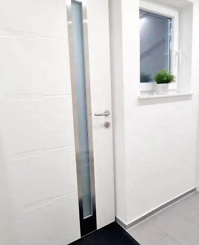 New Modern Selfcheckin Publicfreeparking Highspeed Wifi Kingsizebed *