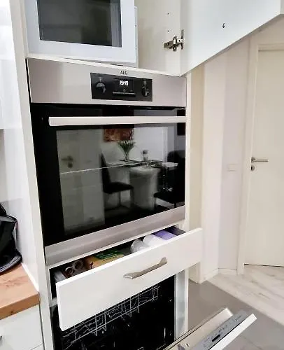 New Modern Selfcheckin Publicfreeparking Highspeed Wifi Kingsizebed Baden-Baden