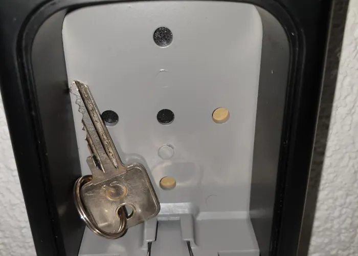 New Modern Selfcheckin Publicfreeparking Highspeed Wifi Kingsizebed Apartman